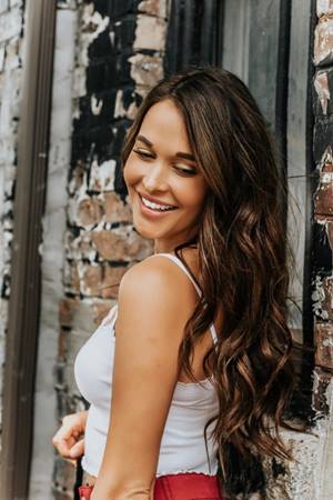 Tania Motuzas Redken Colour Tribe Member I Redken Canada