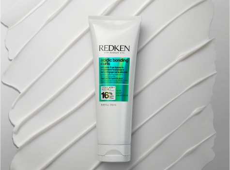 Redken2024AcidicBondingCurlsTEXTURELeaveInBottleShot60642COMPRGB