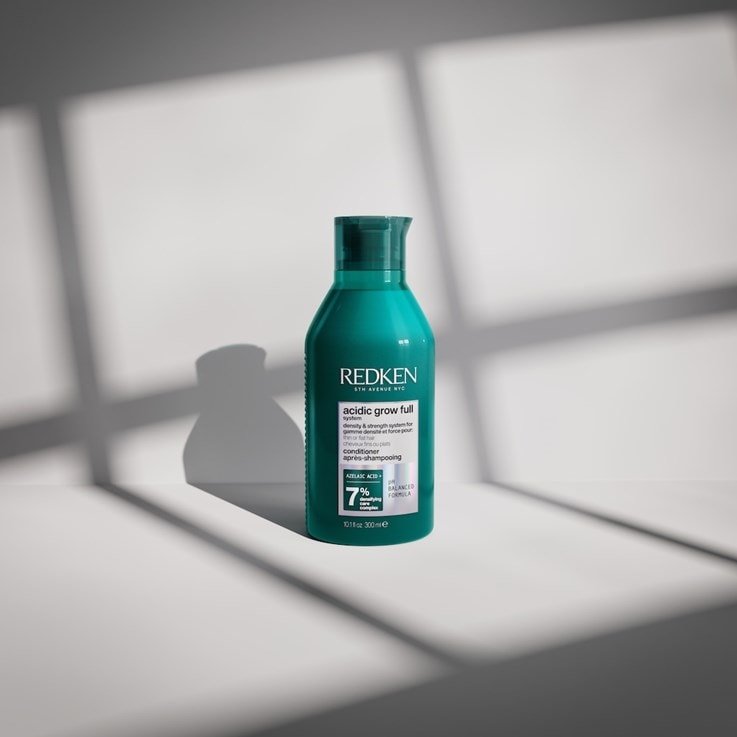 Redken 2025 Acidic Grow Full System Conditioner Still